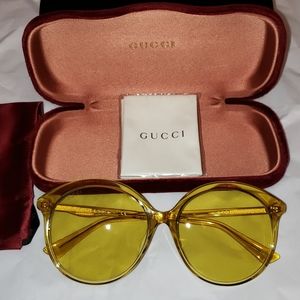 Gucci oversized sunglasses